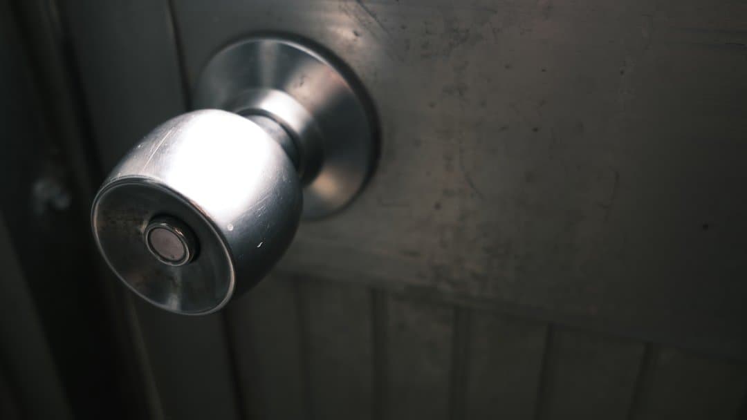 Clé bloquée Lille : extraction sans dégâts, 24h/24